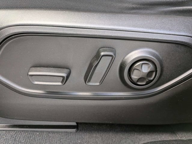 Certified 2022 Jeep Grand Cherokee Limited w/ Luxury Tech Group II RWD image 21