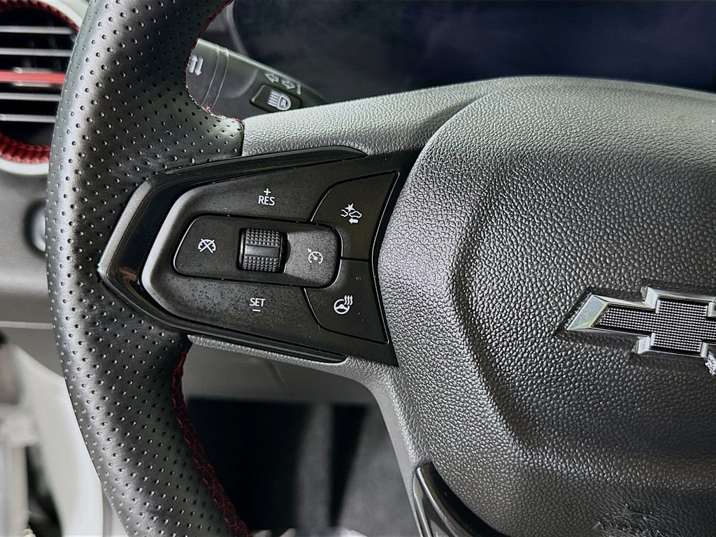 Used 2024 Chevrolet Trax RS w/ Sunroof Package FWD image 20