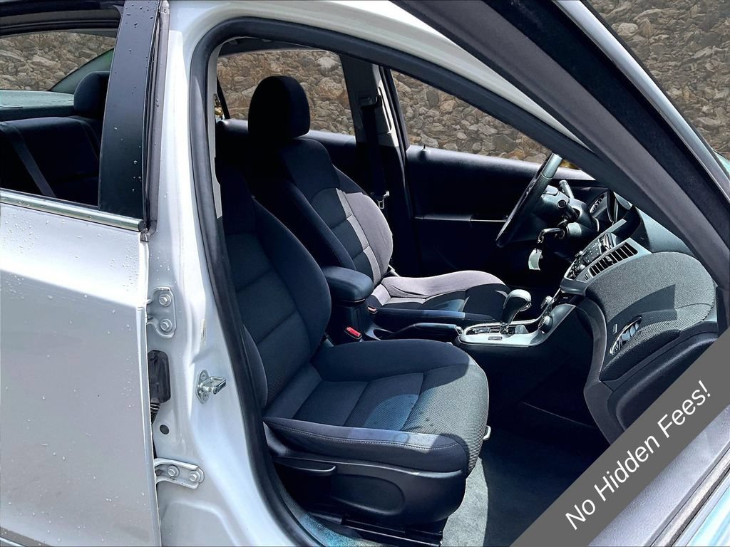 Used 2015 Chevrolet Cruze LT FWD image 7