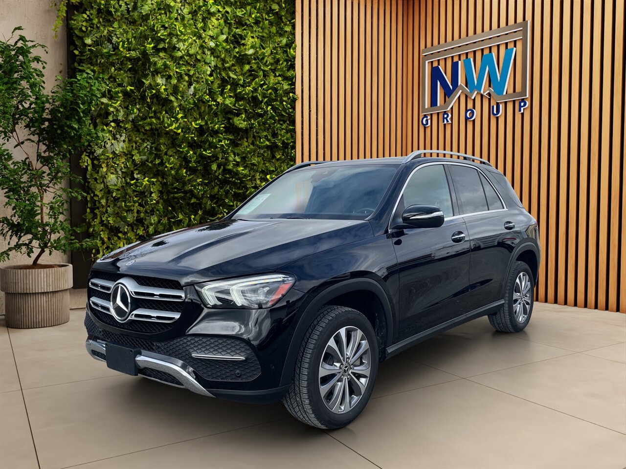 Used 2021 Mercedes-Benz GLE 350 4MATIC image 3