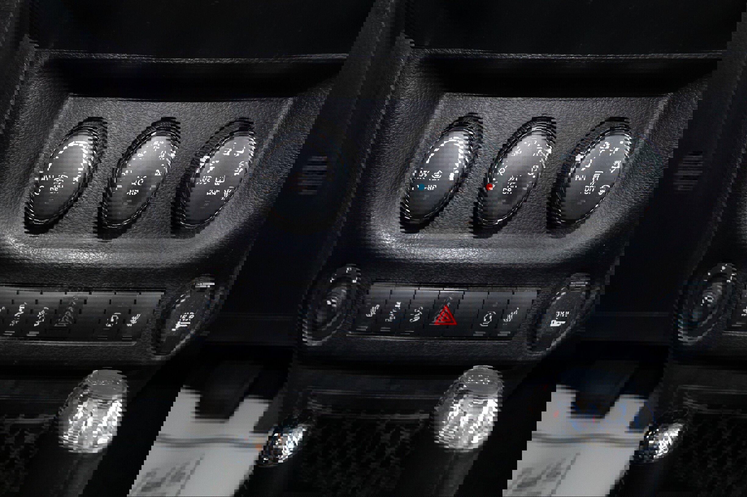 Used 2014 Jeep Wrangler Unlimited Sahara w/ Connectivity Group image 21