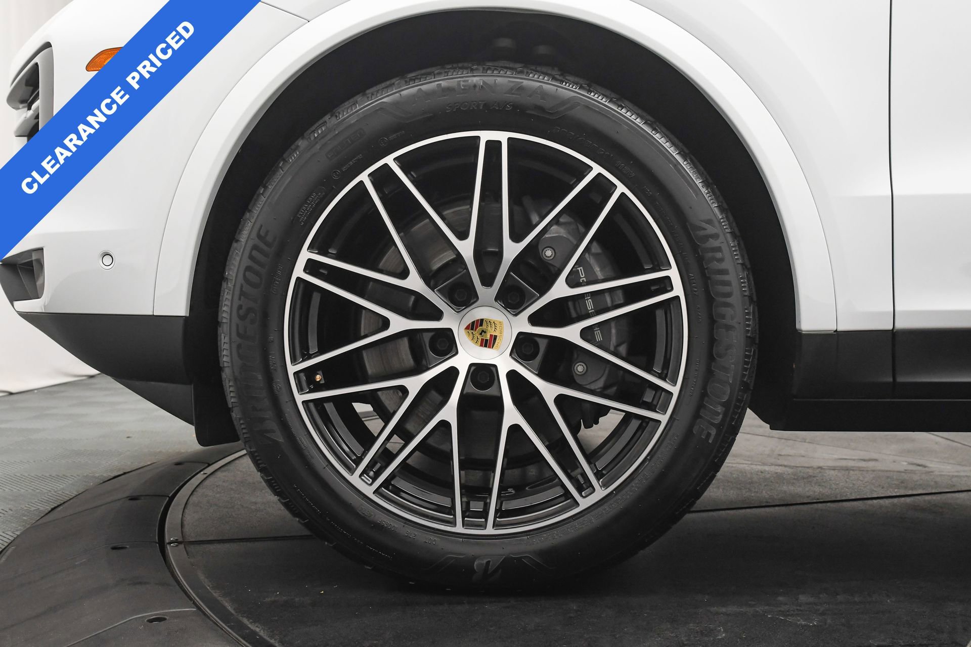 Used 2024 Porsche Cayenne Coupe image 29