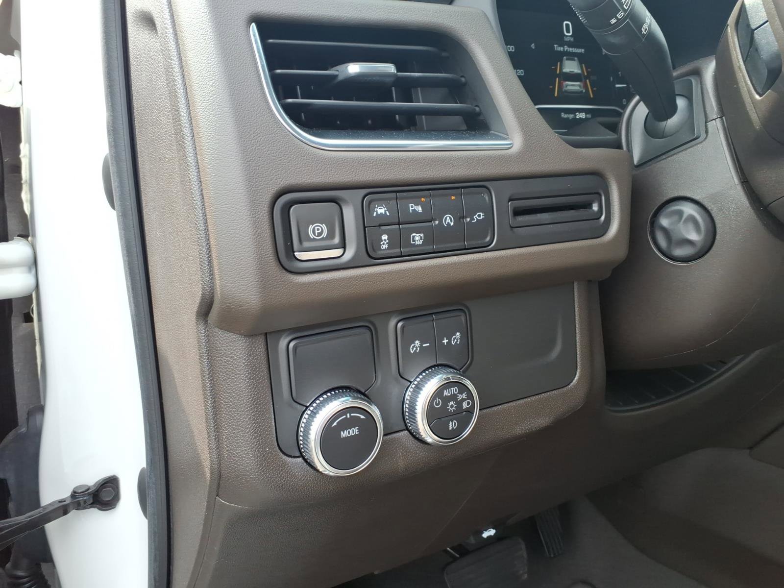 Used 2022 GMC Yukon SLT w/ SLT Premium Package image 10