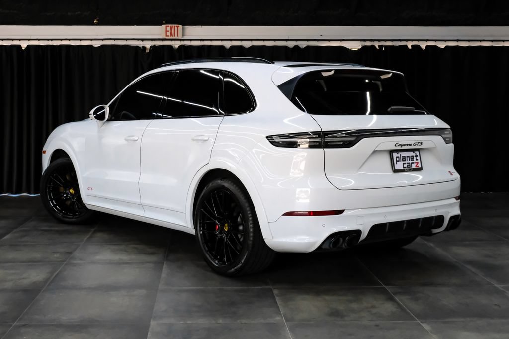 Used 2021 Porsche Cayenne GTS w/ Sport Chrono Package (8LH) AWD/4WD image 14