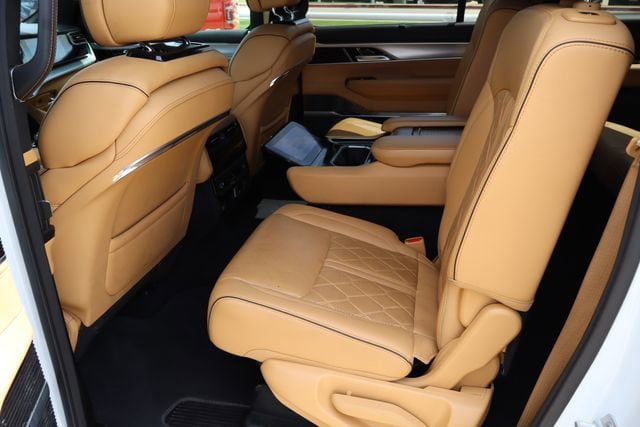 Used 2023 Jeep Grand Wagoneer L Series III AWD/4WD image 6