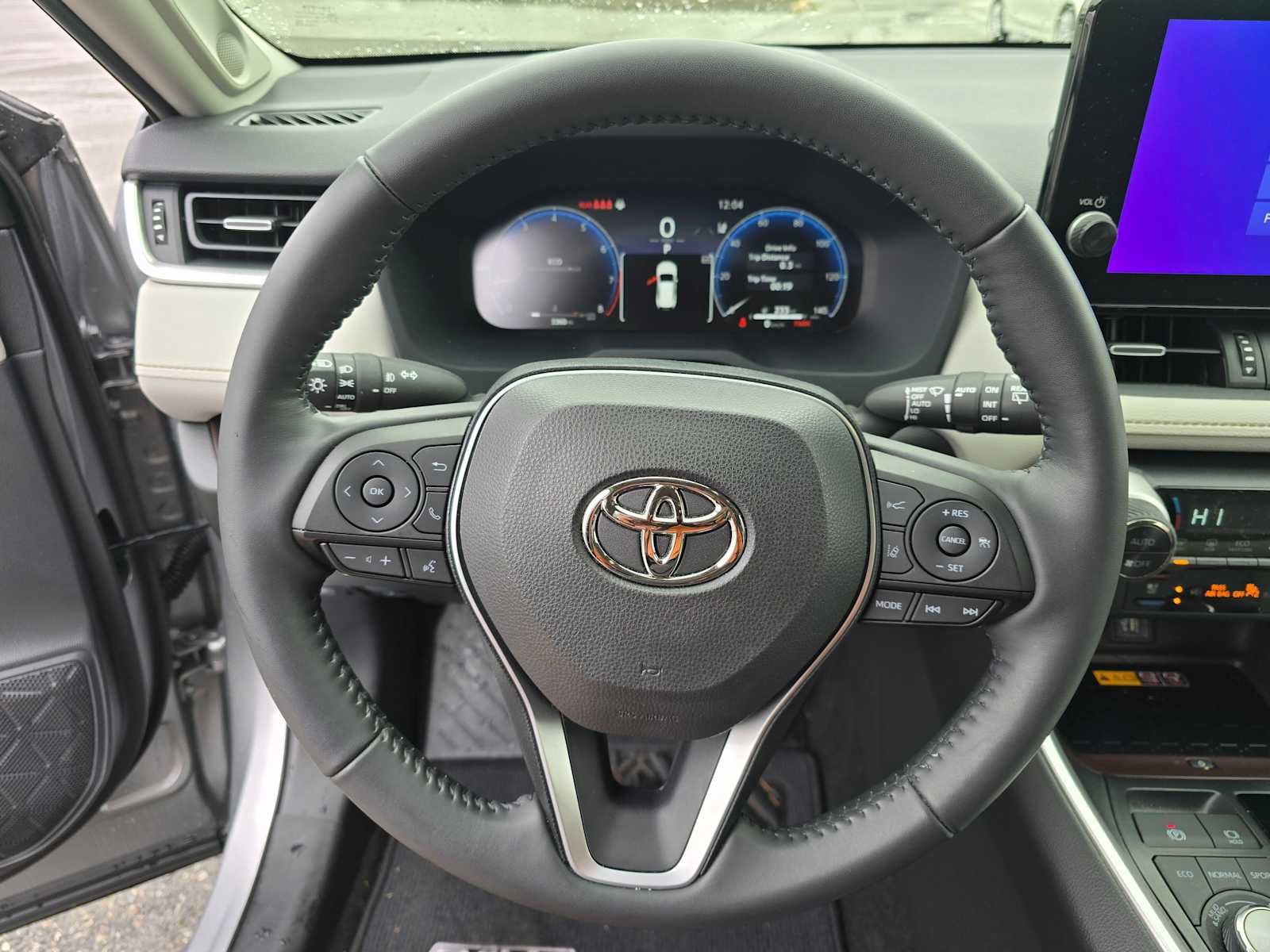 Used 2023 Toyota RAV4 Limited image 24