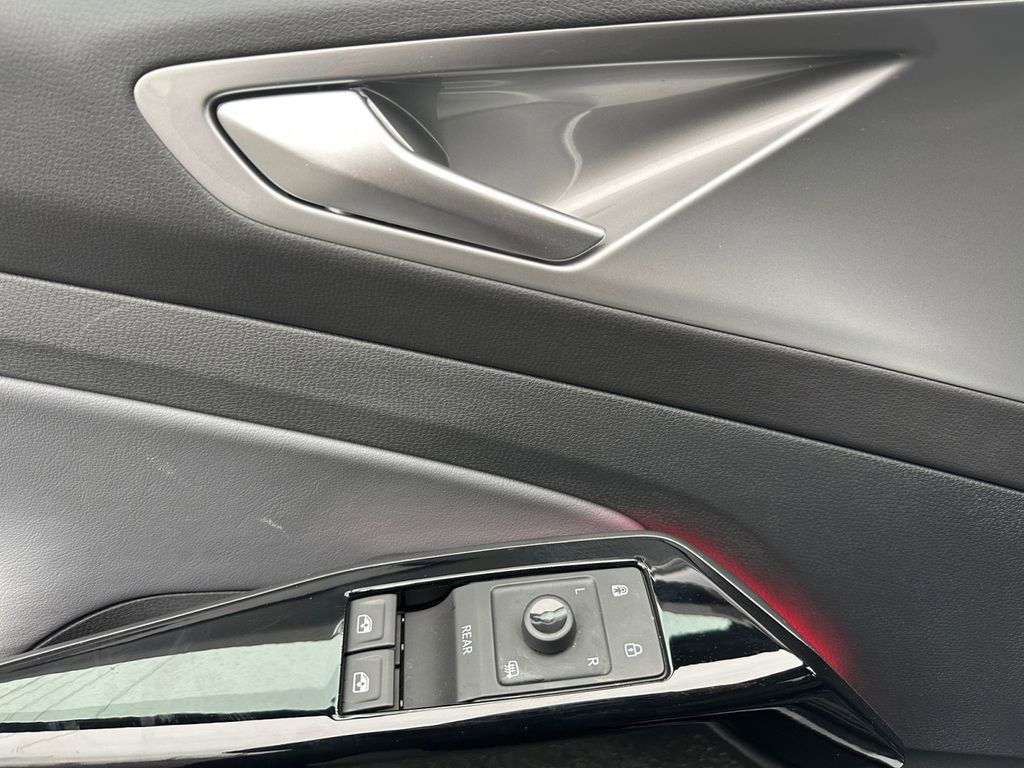 Used 2023 Volkswagen ID.4 Pro S image 11