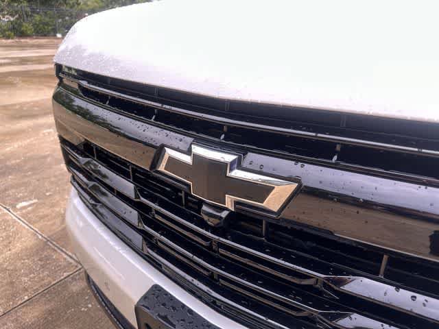 Used 2025 Chevrolet Suburban RST w/ RST Capability Package AWD/4WD image 18