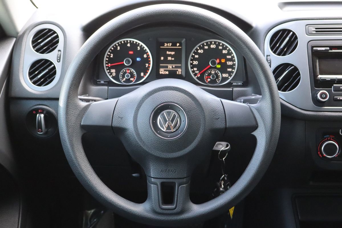 Used 2012 Volkswagen Tiguan S image 15
