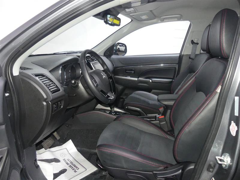 Used 2025 Mitsubishi Outlander Sport SE image 21