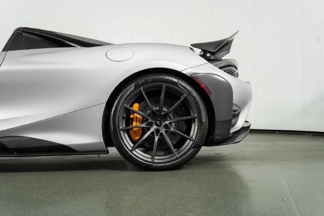 Used 2022 McLaren 765LT RWD image 13