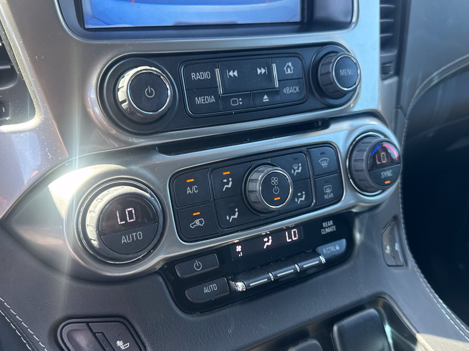 Used 2018 Chevrolet Tahoe LT AWD/4WD image 24