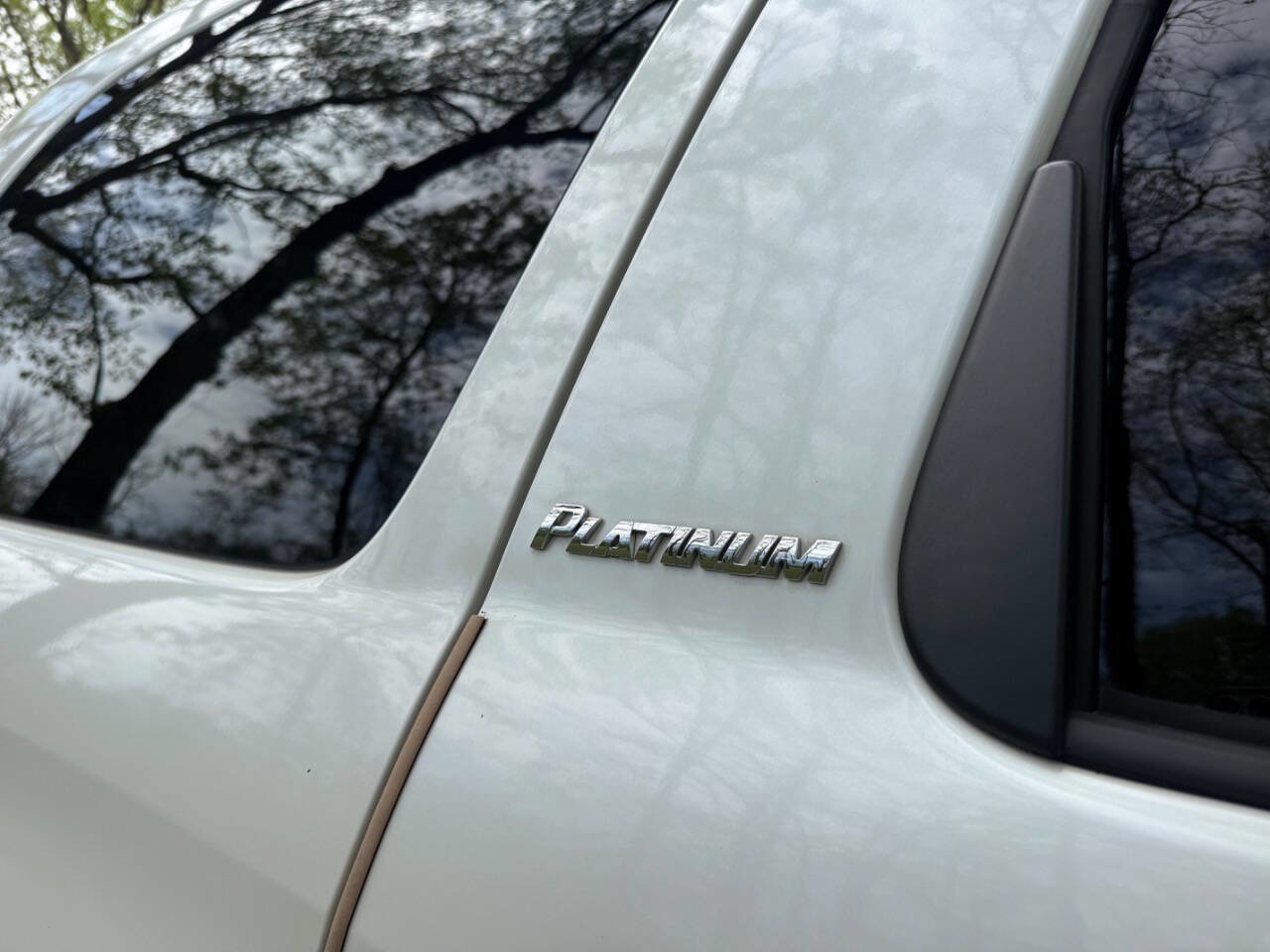 Used 2012 Toyota Sequoia Platinum AWD/4WD image 43