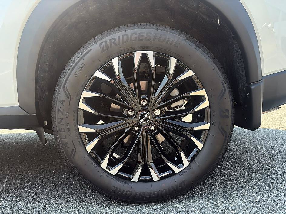 Certified 2026 Nissan Rogue Dark Armor AWD/4WD image 10