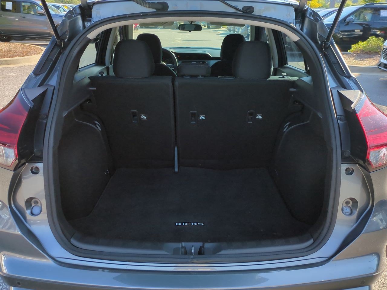 Certified 2021 Nissan Kicks SV FWD image 32