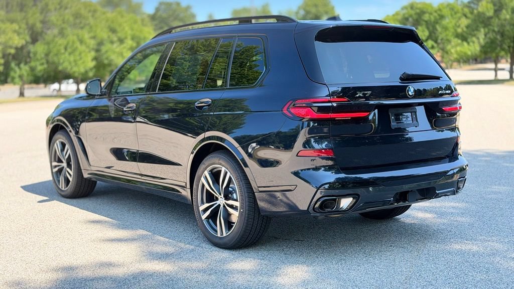 New 2027 BMW X7 xDrive40i w/ M Sport Package AWD/4WD image 4