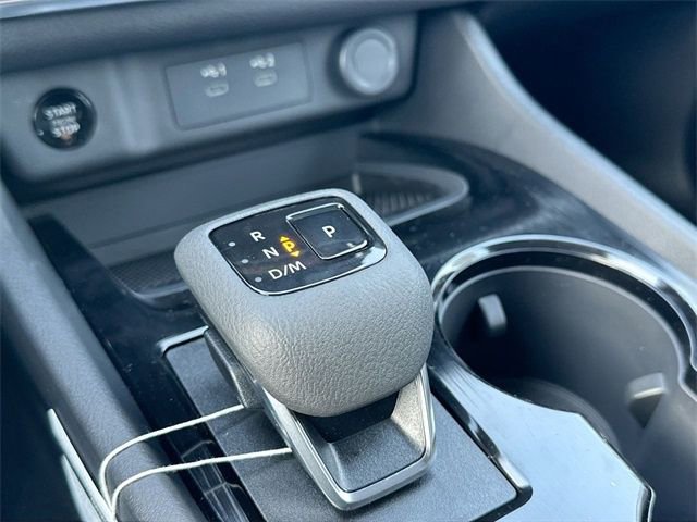 Used 2025 Nissan Rogue SV image 30