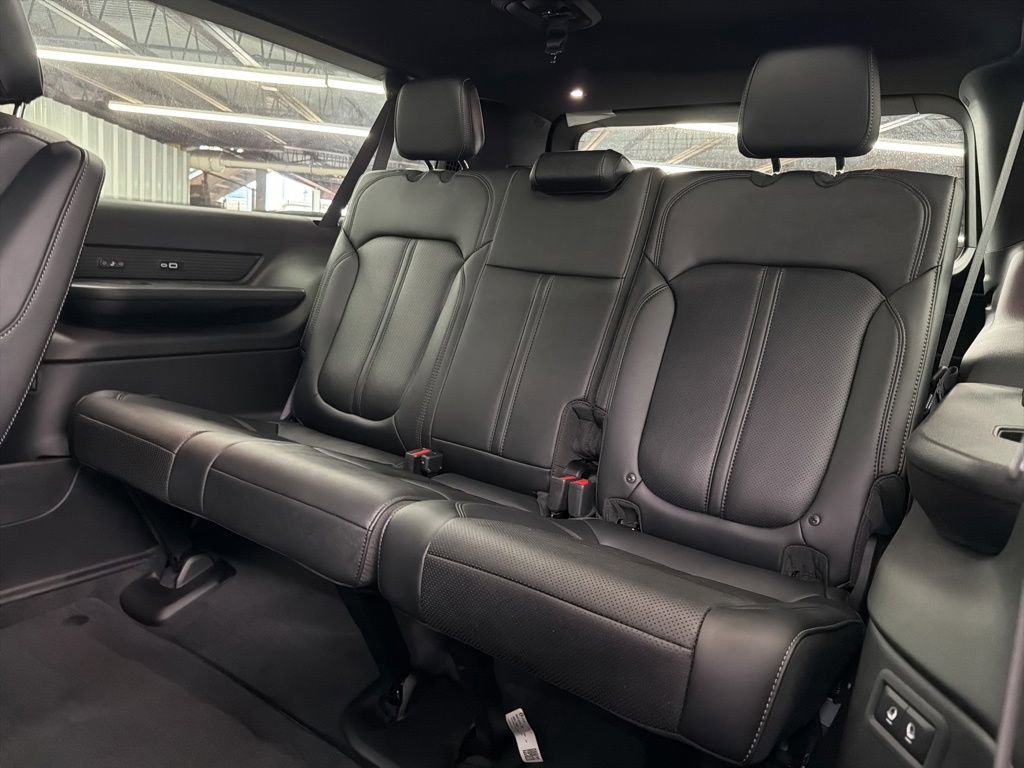 New 2026 Jeep Grand Wagoneer L Limited AWD/4WD image 14
