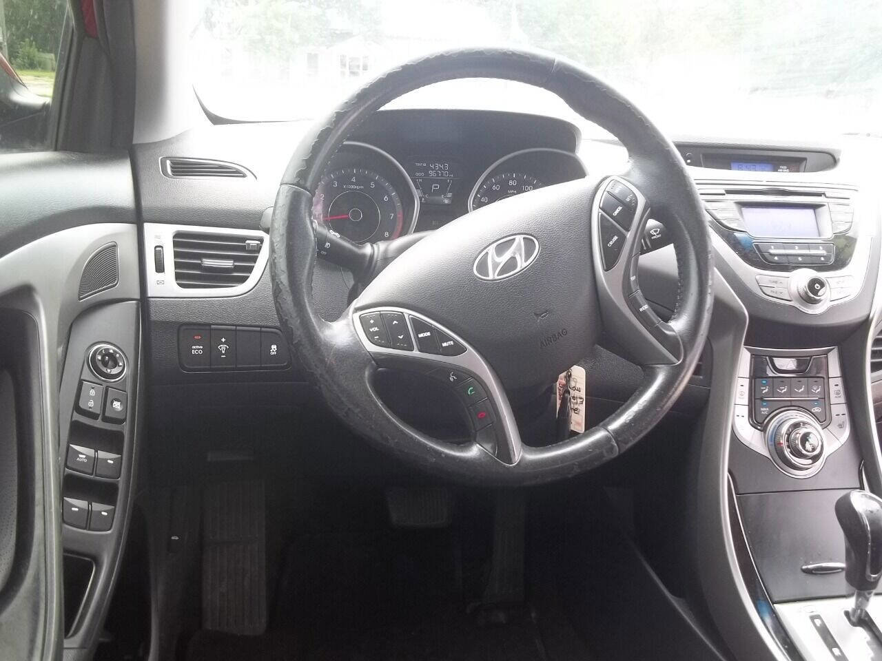 Used 2013 Hyundai Elantra Limited FWD image 11