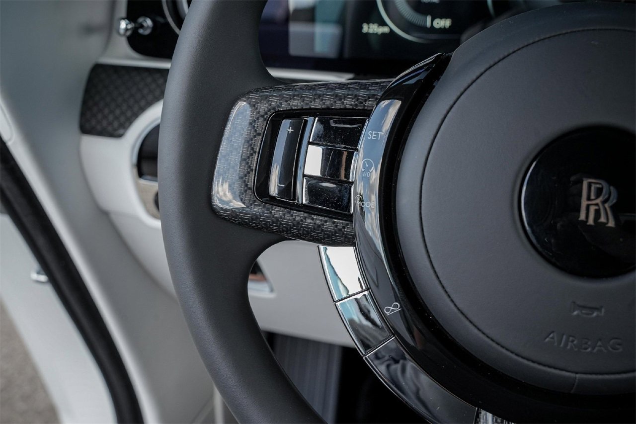 New 2025 Rolls-Royce Spectre Black Badge image 28
