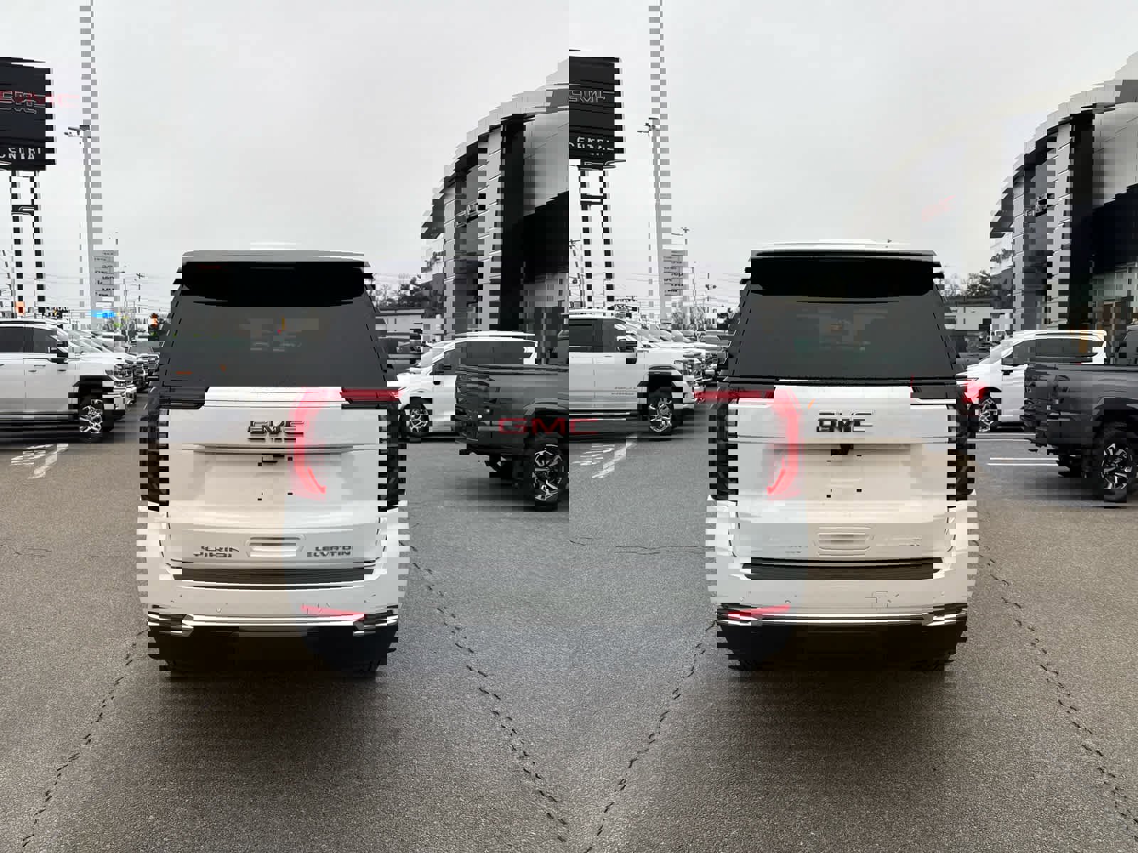 New 2026 GMC Yukon Elevation w/ Elevation Premium Package image 4