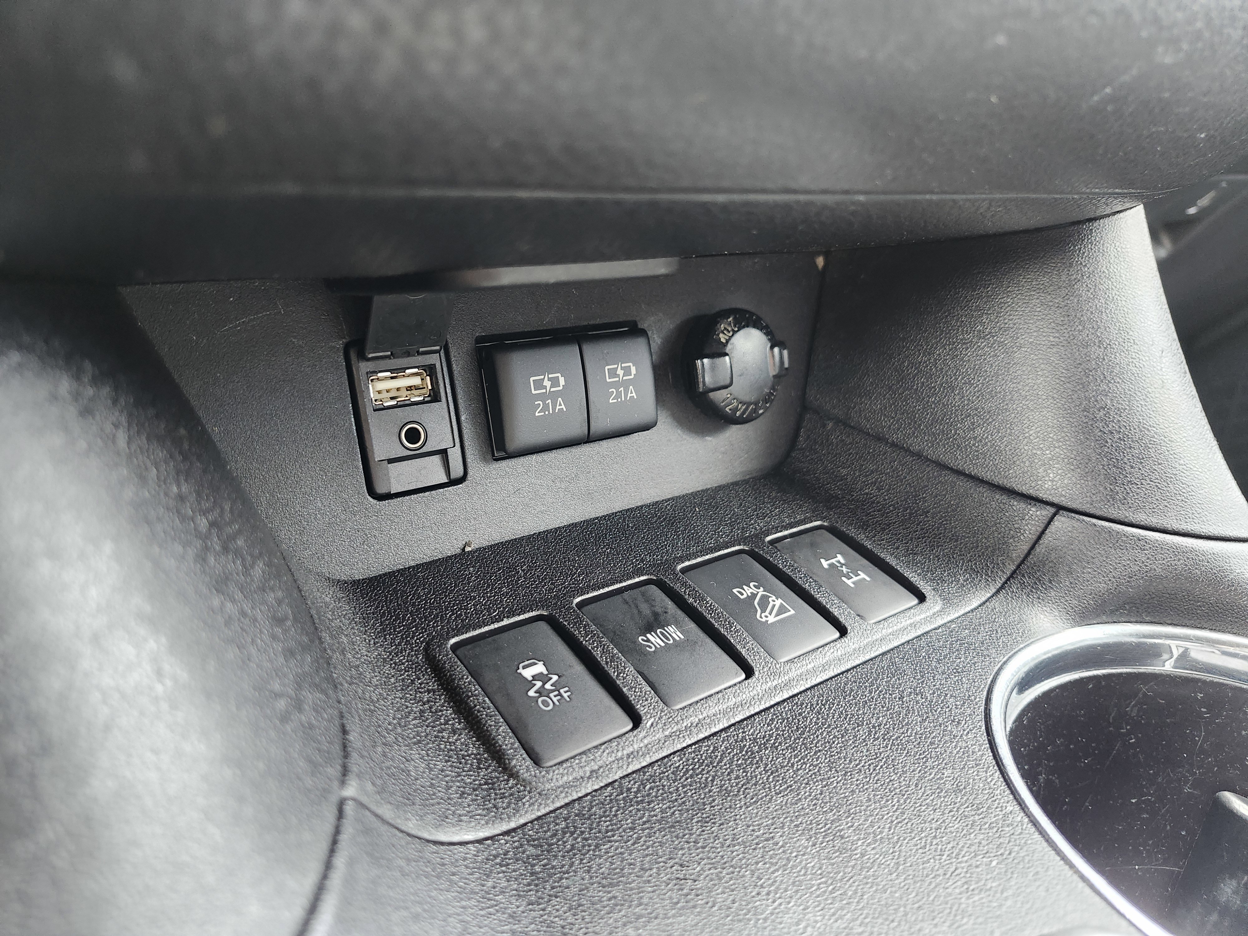 Used 2017 Toyota Highlander XLE image 9