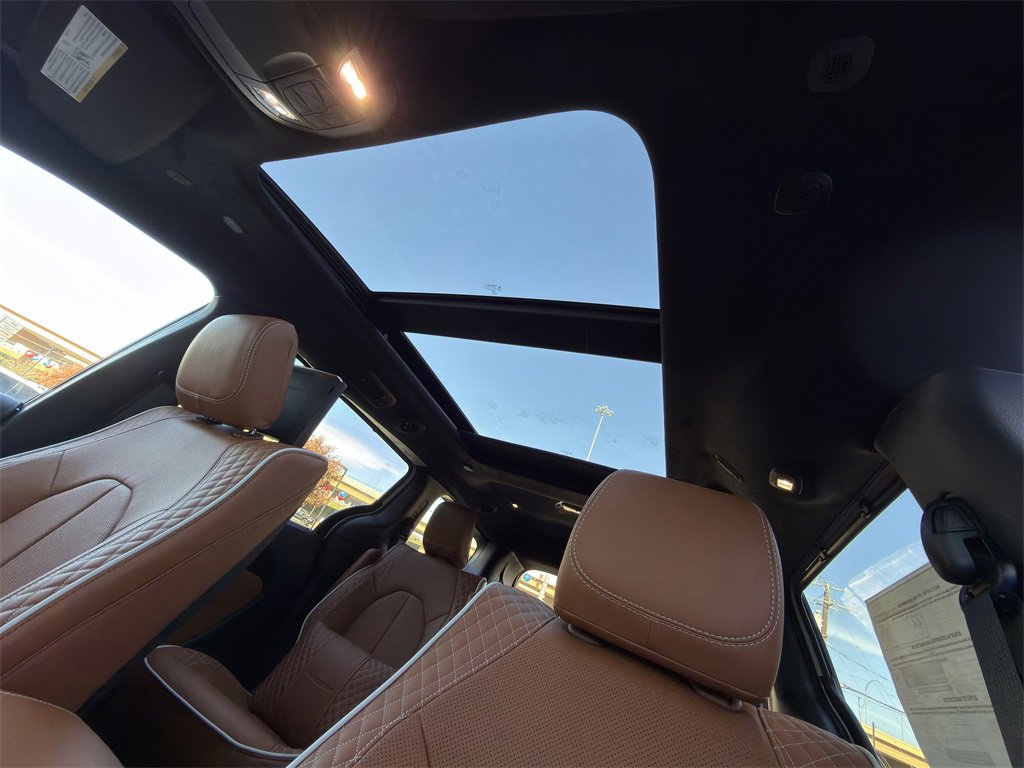 New 2026 Chrysler Pacifica Pinnacle image 19