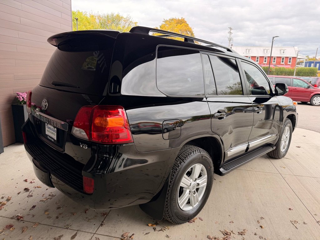 Used 2015 Toyota Land Cruiser image 7