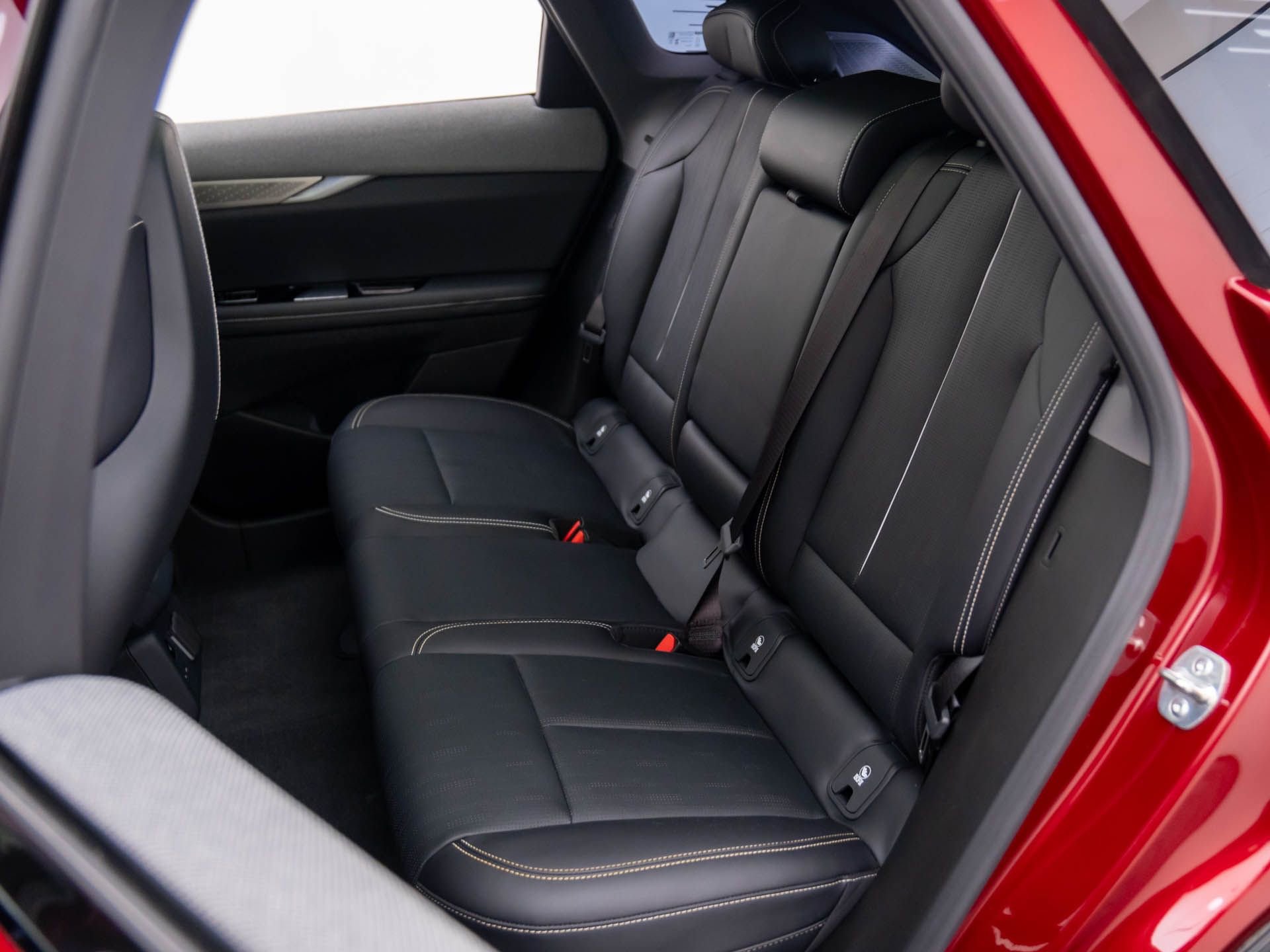 Certified 2025 Cadillac Optiq Sport 2 w/ LPO, Floor Liner Package image 19