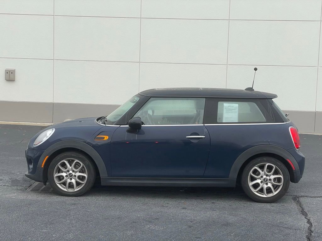Used 2016 MINI Cooper 2-Door Hardtop image 2