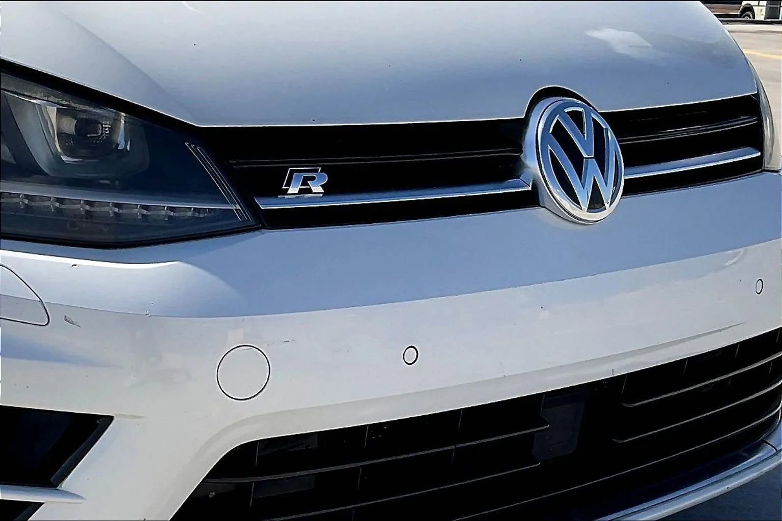 Used 2016 Volkswagen Golf R 4-Door w/ Driver Assistance Package AWD/4WD image 33