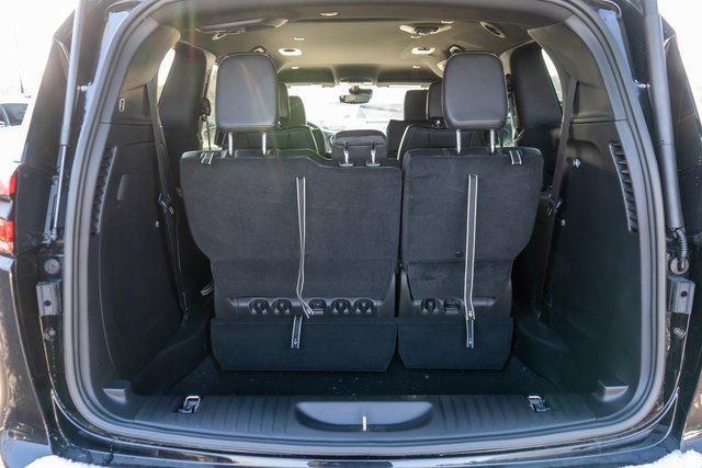 New 2026 Chrysler Pacifica Select image 8