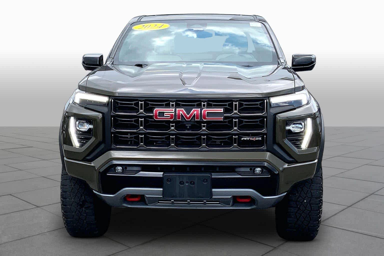 Used 2024 GMC Canyon AT4X AWD/4WD image 4