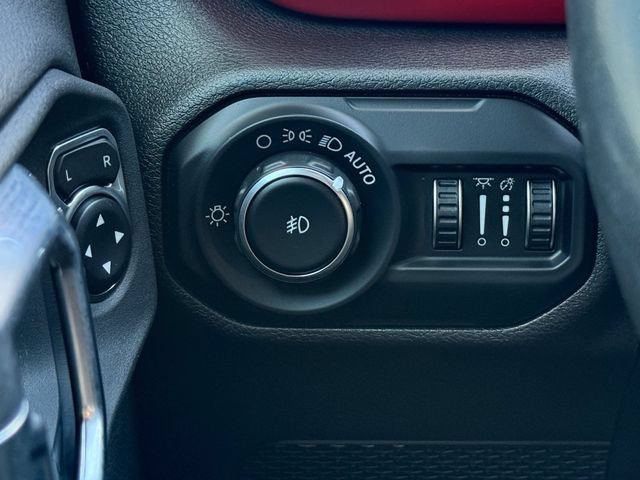 Used 2021 Jeep Wrangler Unlimited Rubicon AWD/4WD image 16