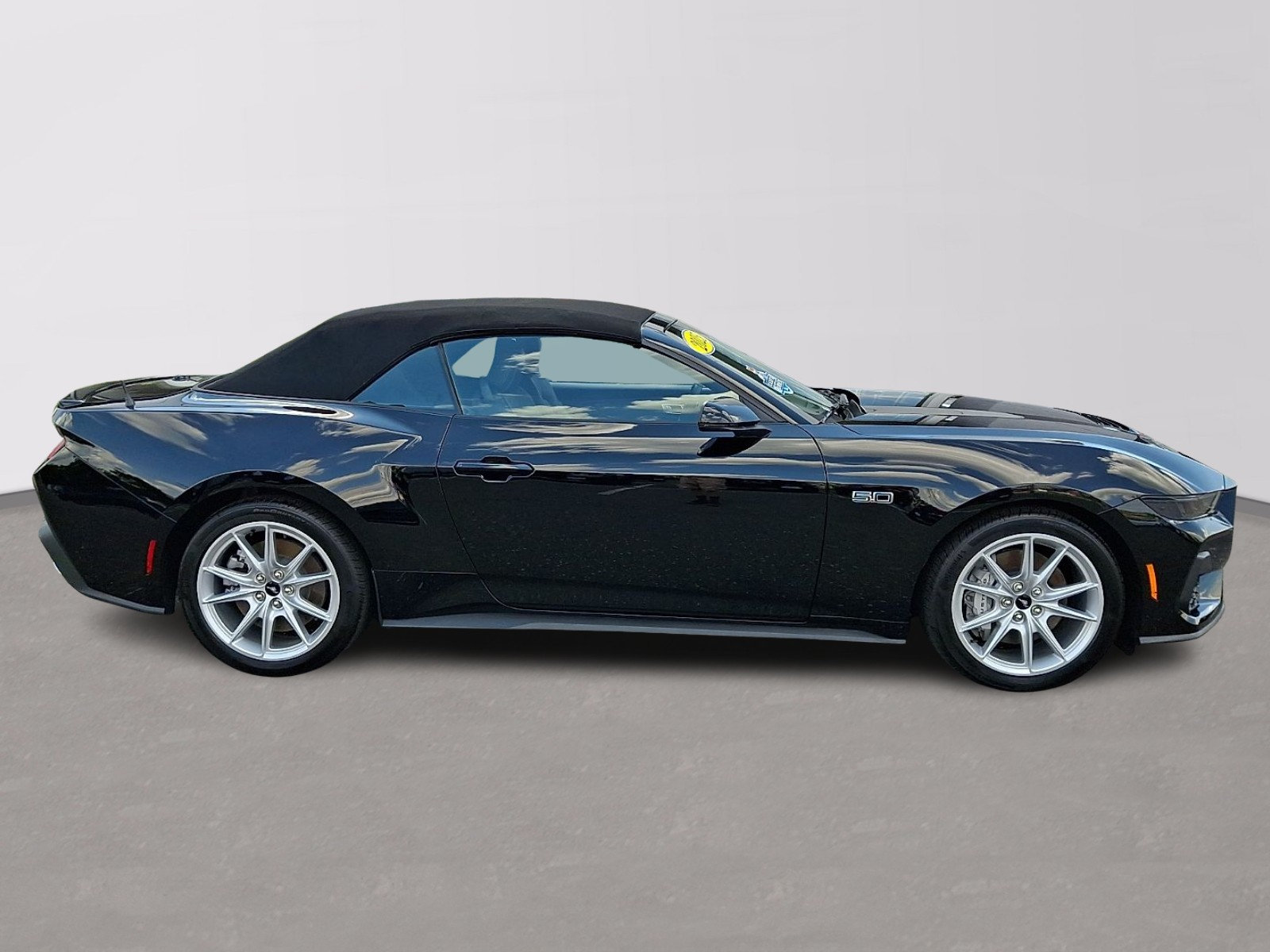 Used 2025 Ford Mustang GT Premium RWD image 7