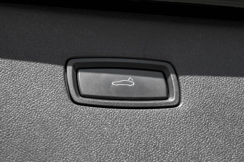 Used 2020 Porsche Cayenne Turbo image 64