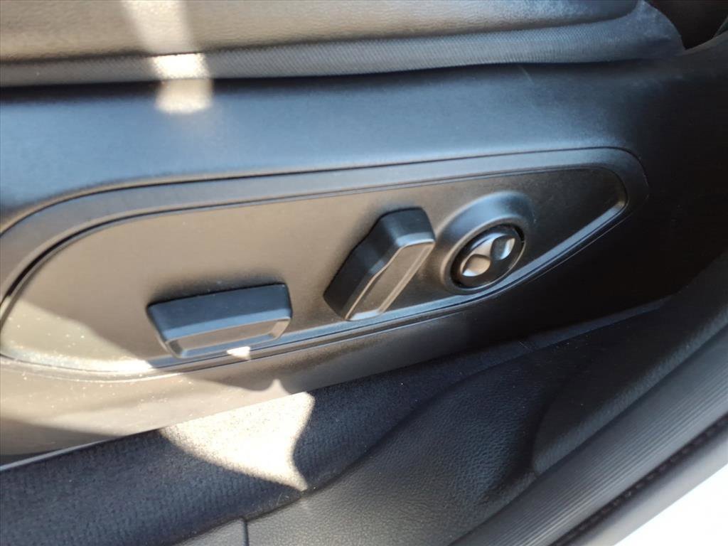 Used 2023 Jeep Grand Cherokee Limited w/ Black Appearance Package image 13