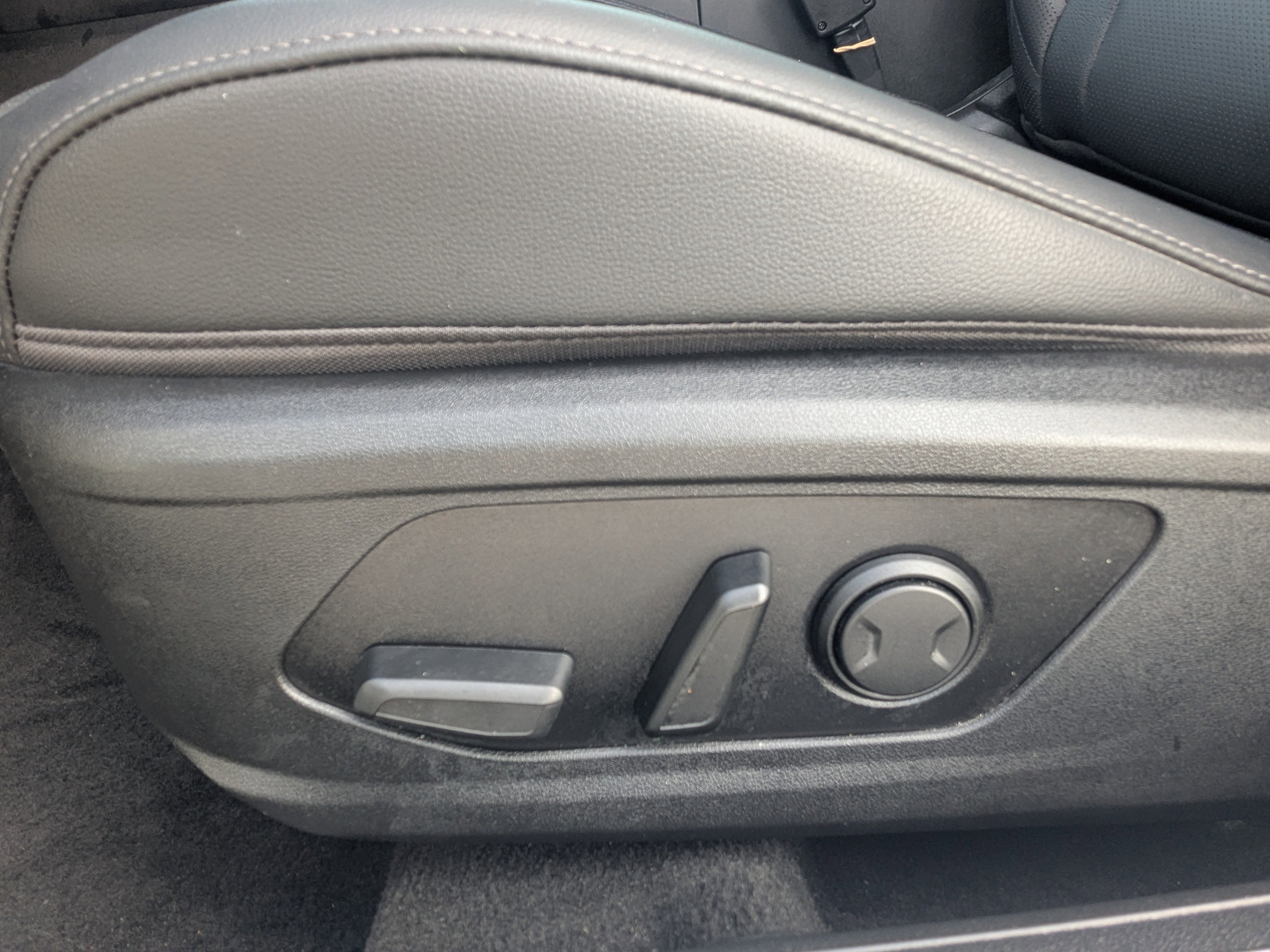 Used 2023 Hyundai Elantra Limited image 20