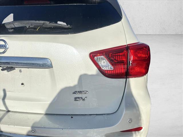 Used 2017 Nissan Pathfinder SV AWD/4WD image 8