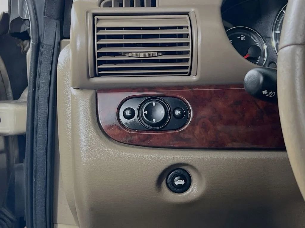 Used 2002 Chrysler Sebring LXi image 11