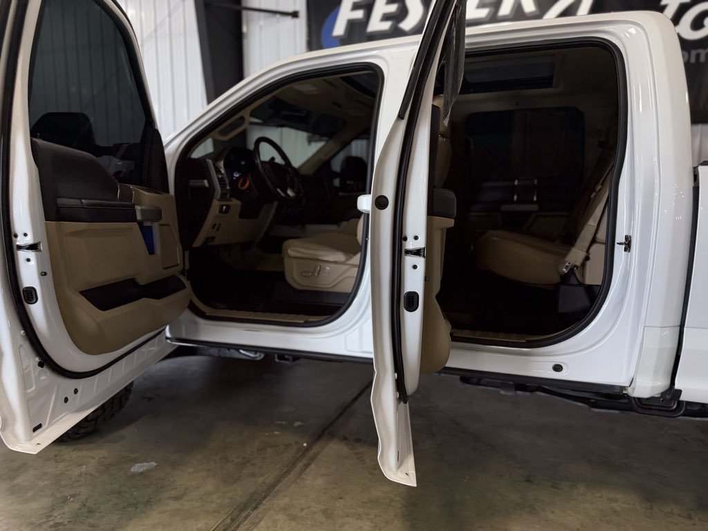 Used 2017 Ford F250 Lariat w/ Lariat Ultimate Package AWD/4WD image 41
