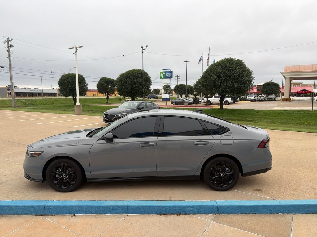 Used 2025 Honda Accord SE image 7