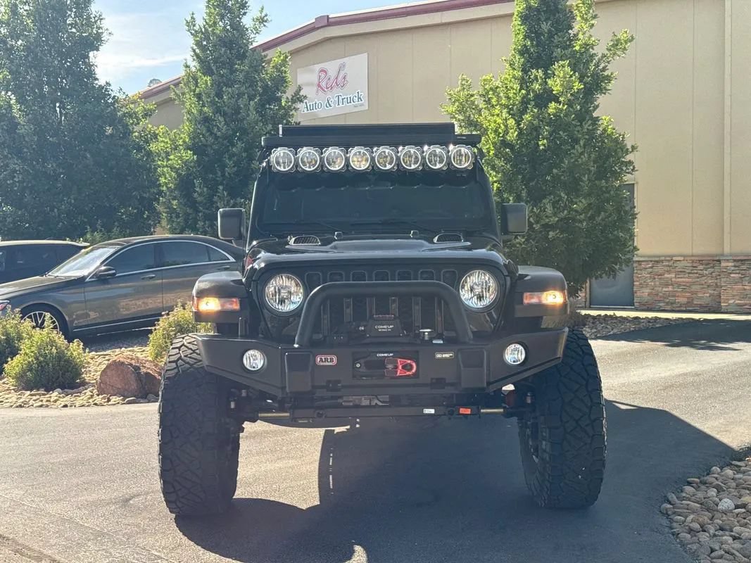 Used 2023 Jeep Gladiator Rubicon w/ Cold Weather Group AWD/4WD image 8