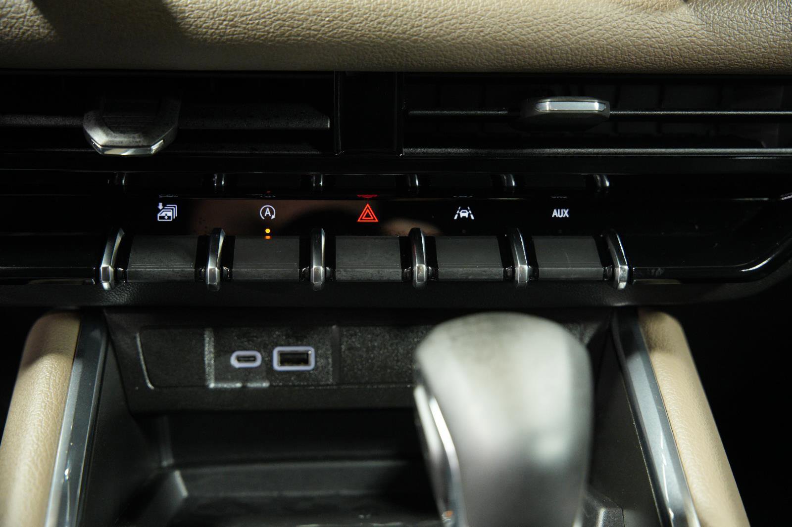 Used 2025 GMC Canyon Denali image 35