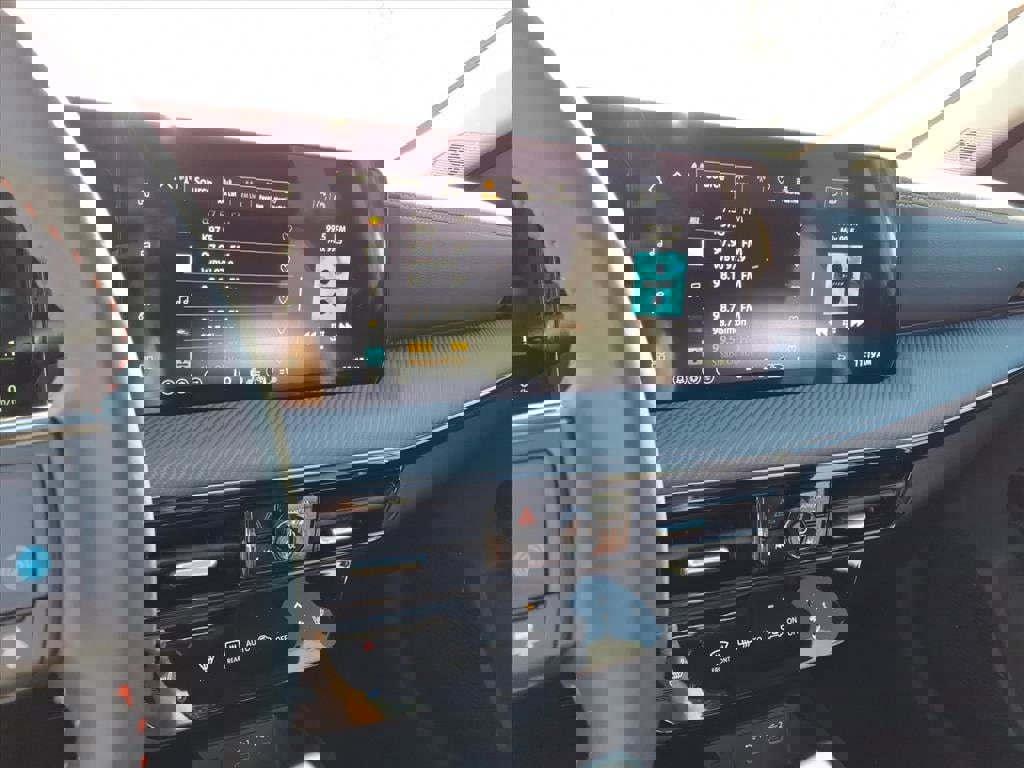 New 2026 Nissan Kicks SR w/ SR Premium Package image 9