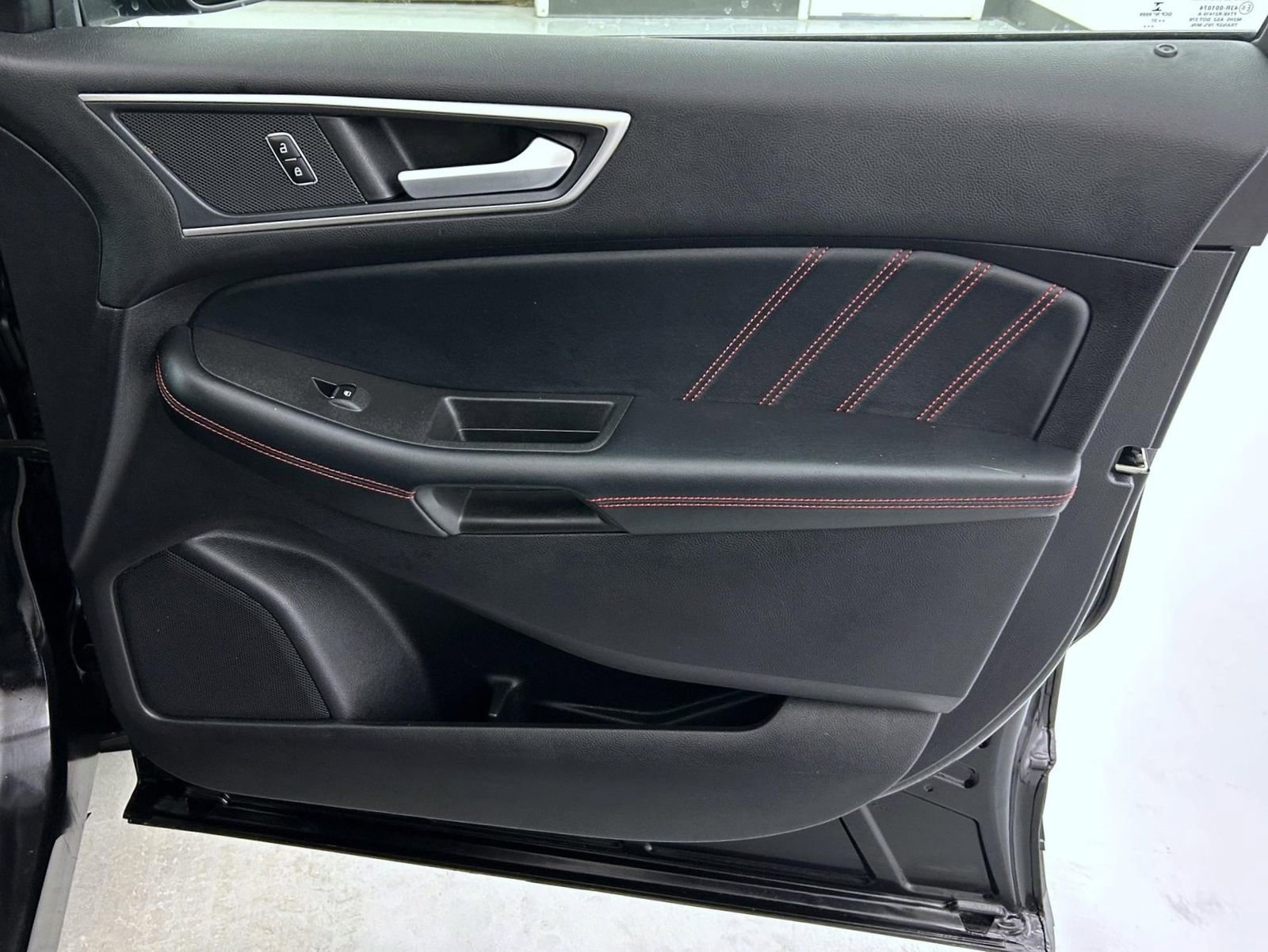 Used 2021 Ford Edge ST-Line image 16