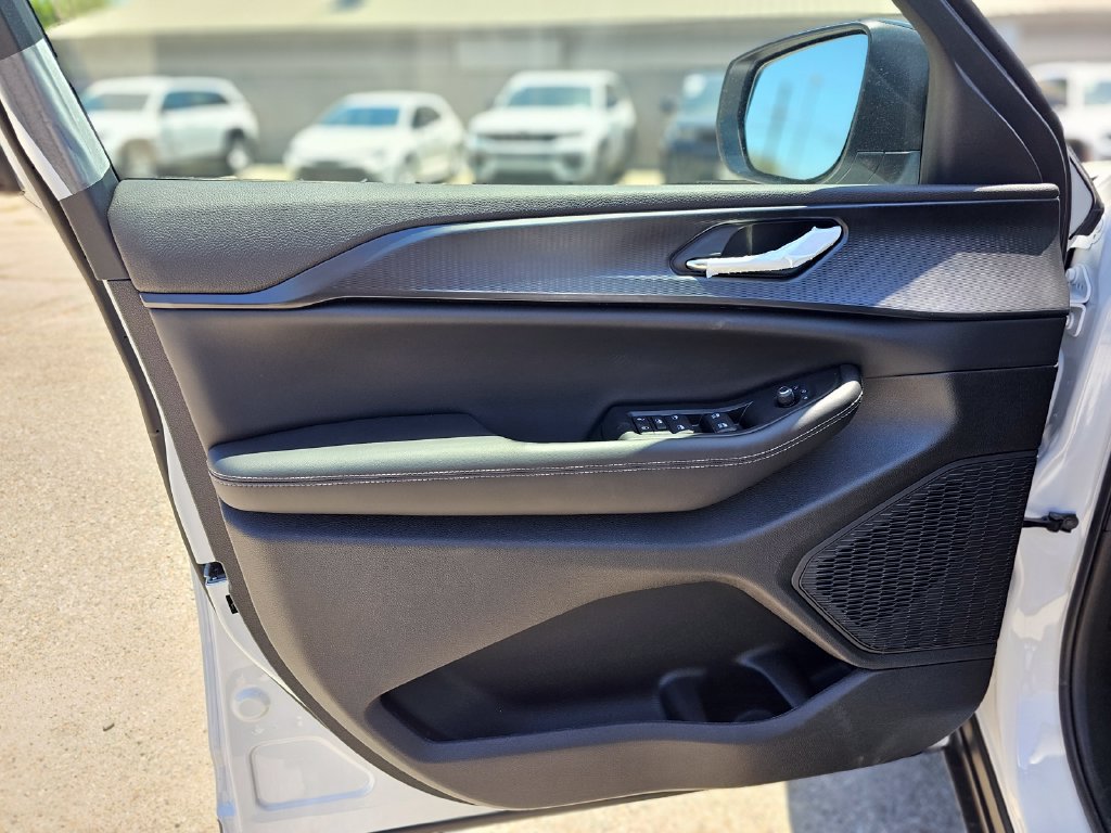 New 2026 Jeep Grand Cherokee Laredo RWD image 19