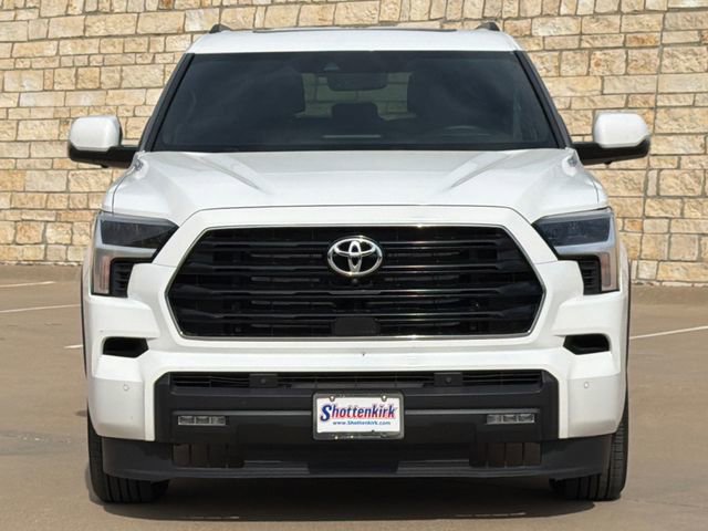 Used 2025 Toyota Sequoia SR5 image 2