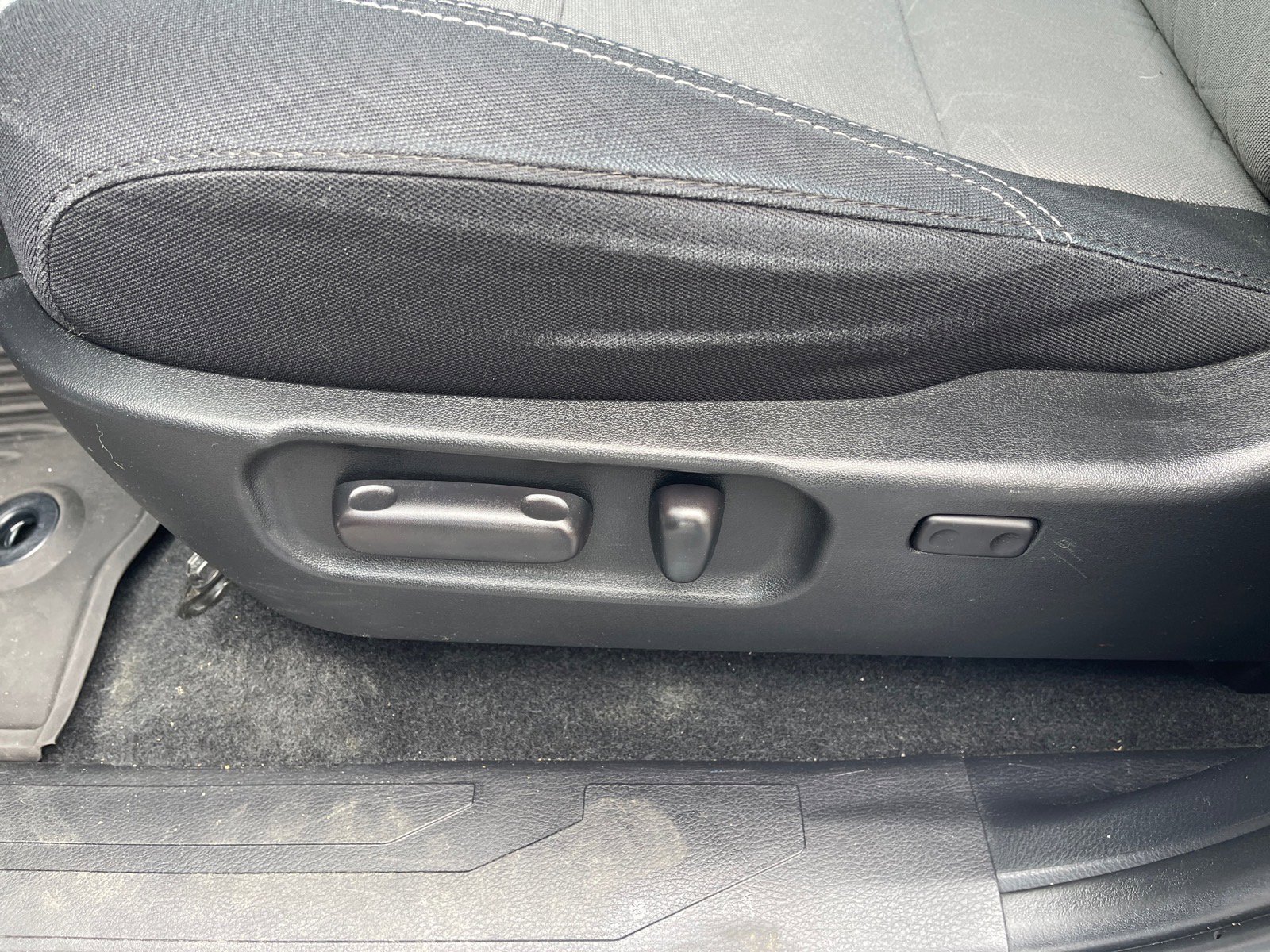 Used 2022 Toyota Tacoma TRD Off-Road w/ Technology Package image 9