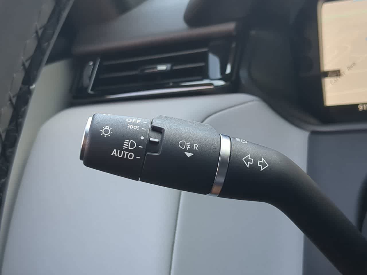 Used 2026 Land Rover Range Rover Velar S image 28